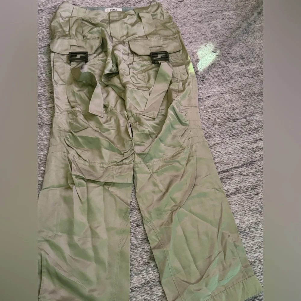 FENDI
satin-finish cargo trousers SZ 40 - Picture 6 of 9